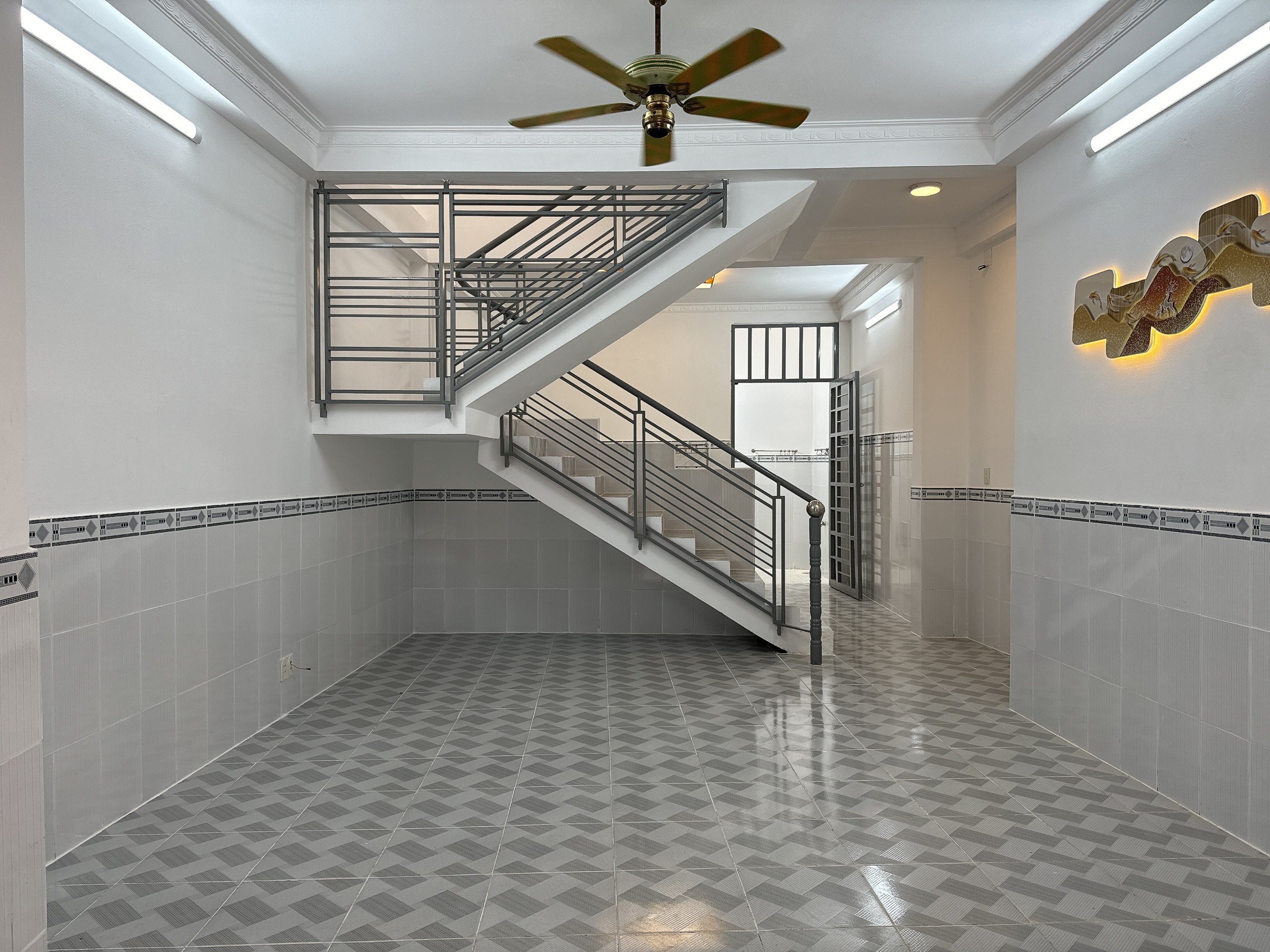 Cần bán nhanh nhà trung tâm chợ vải Phú Thọ Hoà, quận Tân Phú