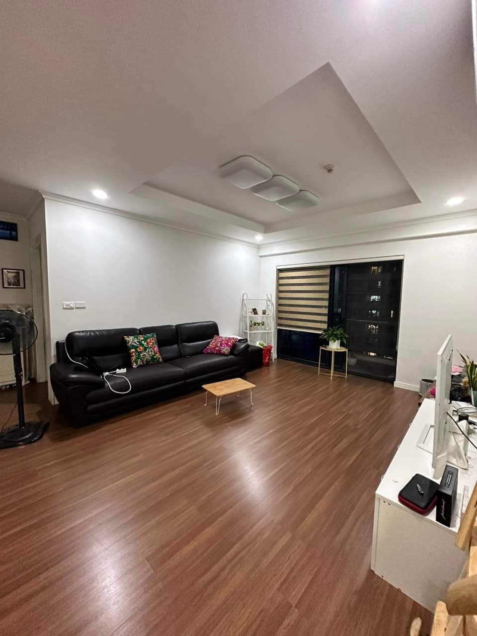 Cần bán căn góc chung cư Goldmark City 139m2, 3PN full nội thất, nhỉnh 6 tỷ