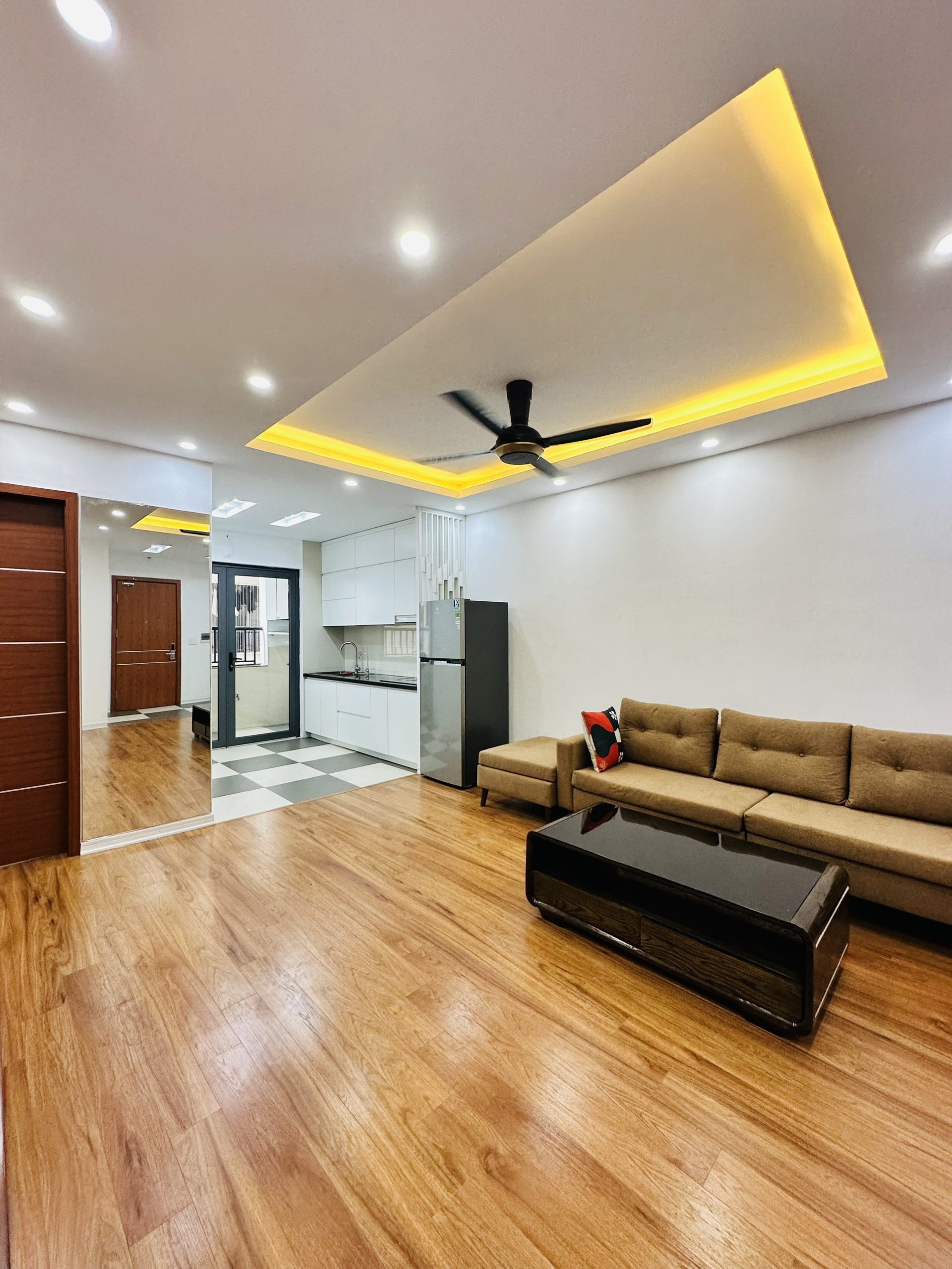 bán nhà 5 tầng phố Giáp nhị ô tô đậu cửa nhà mới đẹp 28 met*5t gias 3,8ty