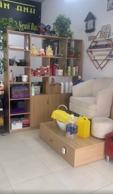 CHÍNH CHỦ CẦN SANG NHƯỢNG LẠI CỬA HÀNG TÓC , NAIL, MI, GỘI TẠI HÀ NỘI