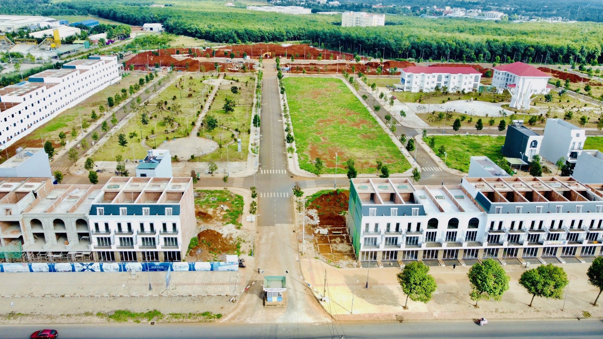 Với Mức Giá 2 Tỷ sở hữu đất Phường đường 18m có công viên tại BMT