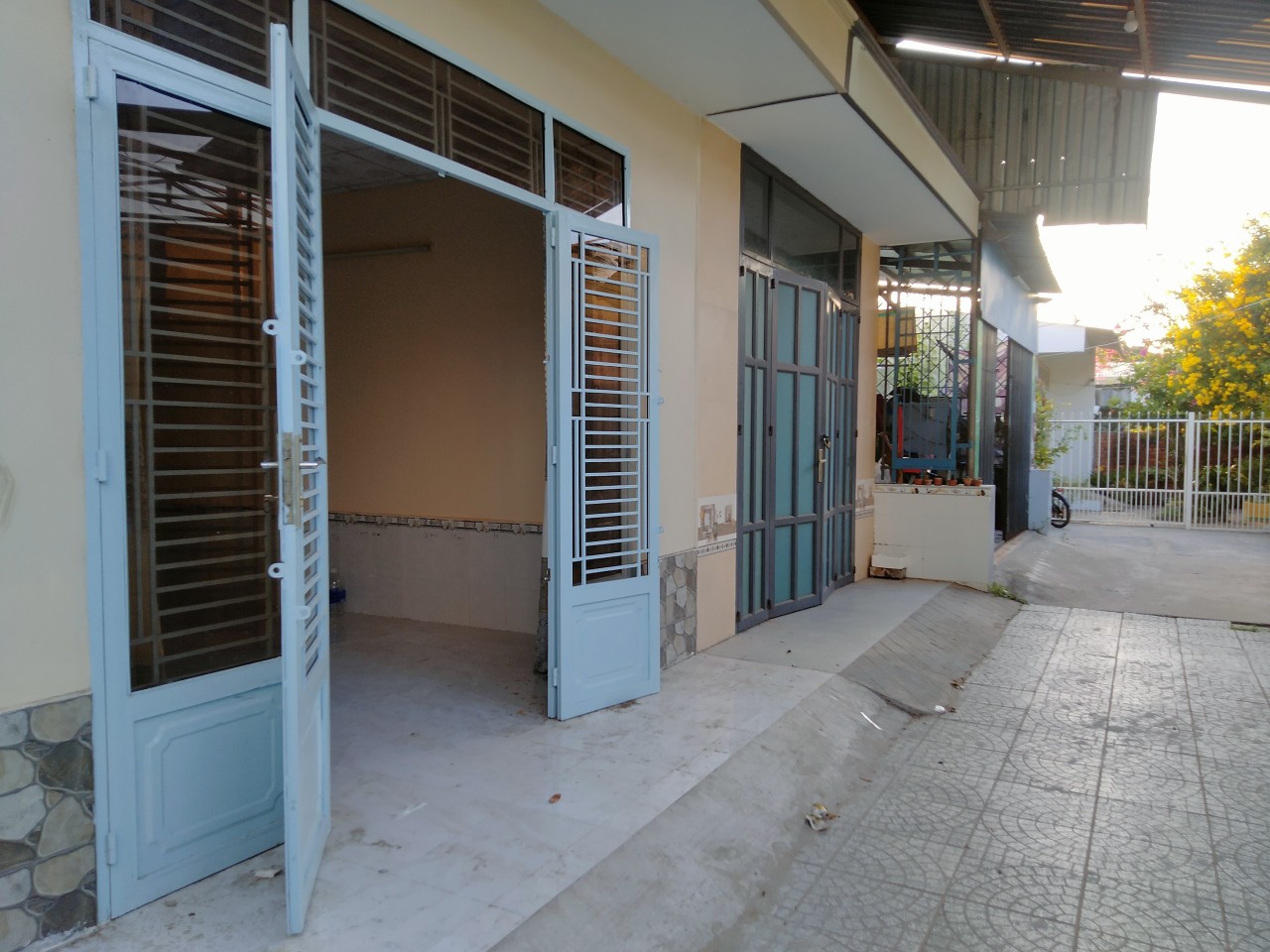 964Nhà Chỉ: 3,9 triệu ( cọc 1 tháng ) Cho thuê nhà hẻm 1 đường Nguyễn Văn Linh cách ngã tư Cầu Hưng Lợi 200m