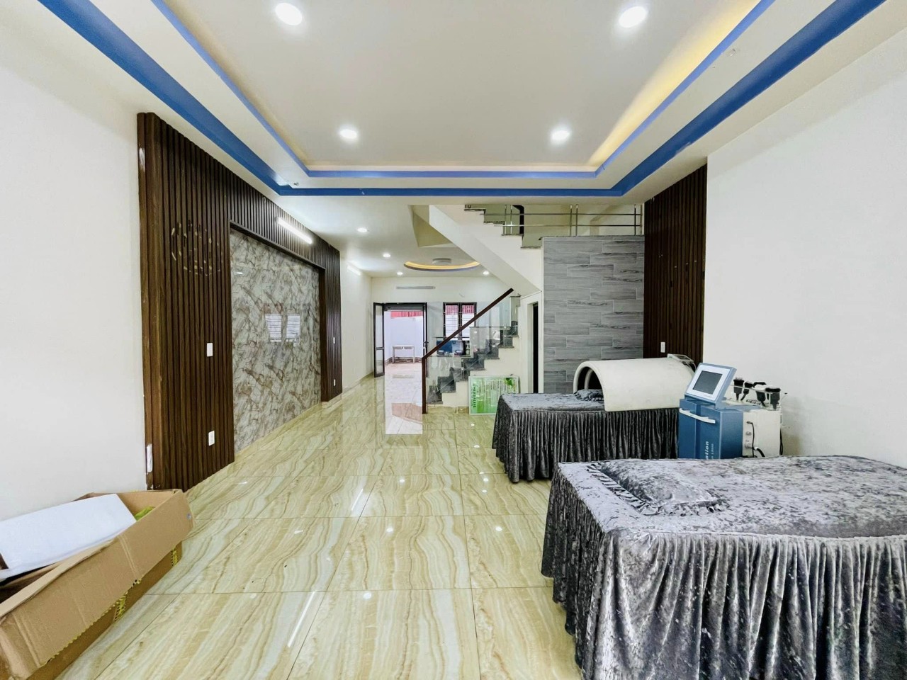 Bán nhà mặt đường Thiên Lôi vị trí đẹp, diện tích 80m 4 tầng GIÁ 8.2 tỉ