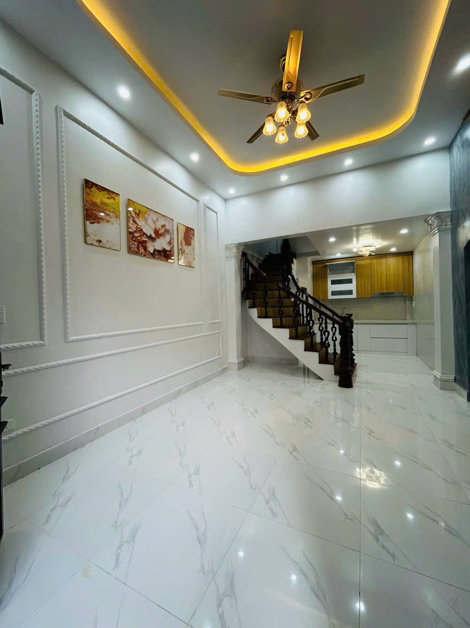 Bán nhà ngõ 173 Hàng Kênh, diện tích 32m 3 tầng GIÁ 2.05 tỉ đẹp ở luôn