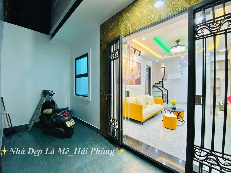 Bán nhà ngõ 229 Hàng Kênh, diện tích 45m 2 tầng GIÁ 2.18 tỉ có sân cổng riêng