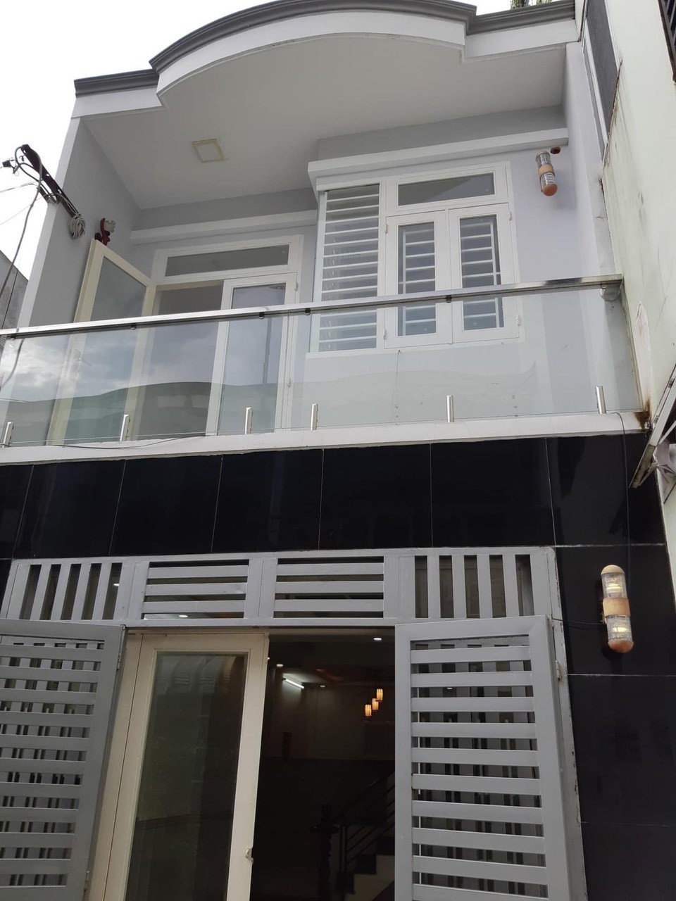 Bán nhà Tân Bình- Phan Huy ích , vị trí ngay trung tâm, hẻm xe hơi 5m, ngang 5m,giá 4.5 tỷ