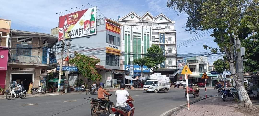 BÁN NHÀ ĐƯờNG THỐNG NHẤT (Fo)...THỊ XÃ LAGI