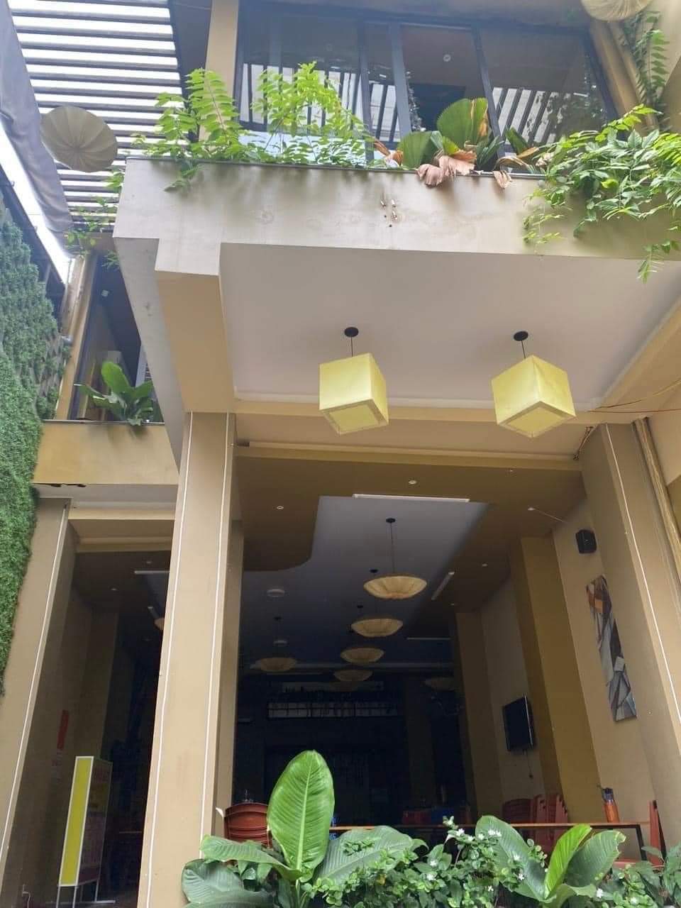 [DEAL HỜI] Cho thuê nhà 2 tầng mặt tiền Hồng Bàng, Nha Trang. Diện tích 223m2