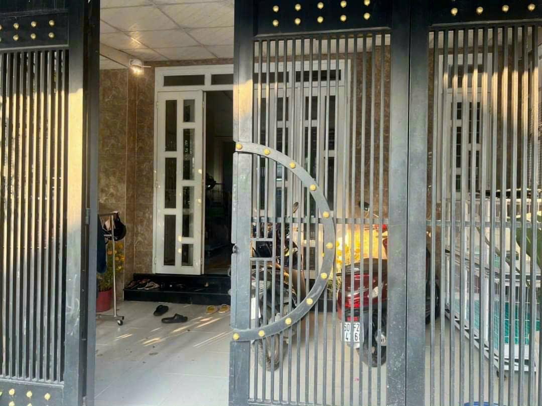 CẦN BÁN NHÀ CẤP 4 TRONG KHU ĐÔ THỊ LONG HƯNG 2 TỶ LH 0917511235