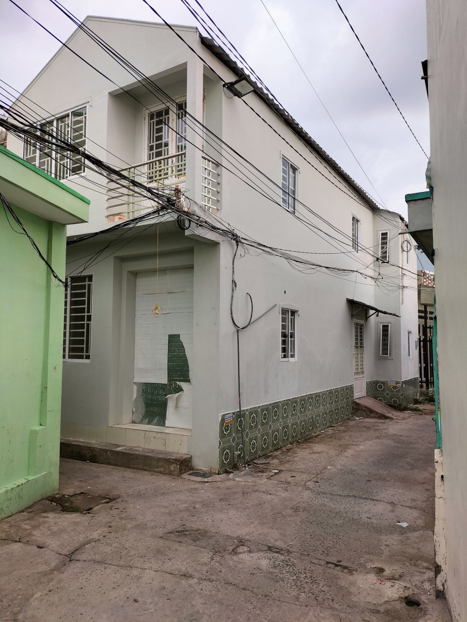 970 Nhà Chỉ : 5 triệu/tháng Cho thuê nhà góc 2 mặt tiền. Hẻm nhánh đường 30/4 đoạn gần bv Y Học Cổ Truyền