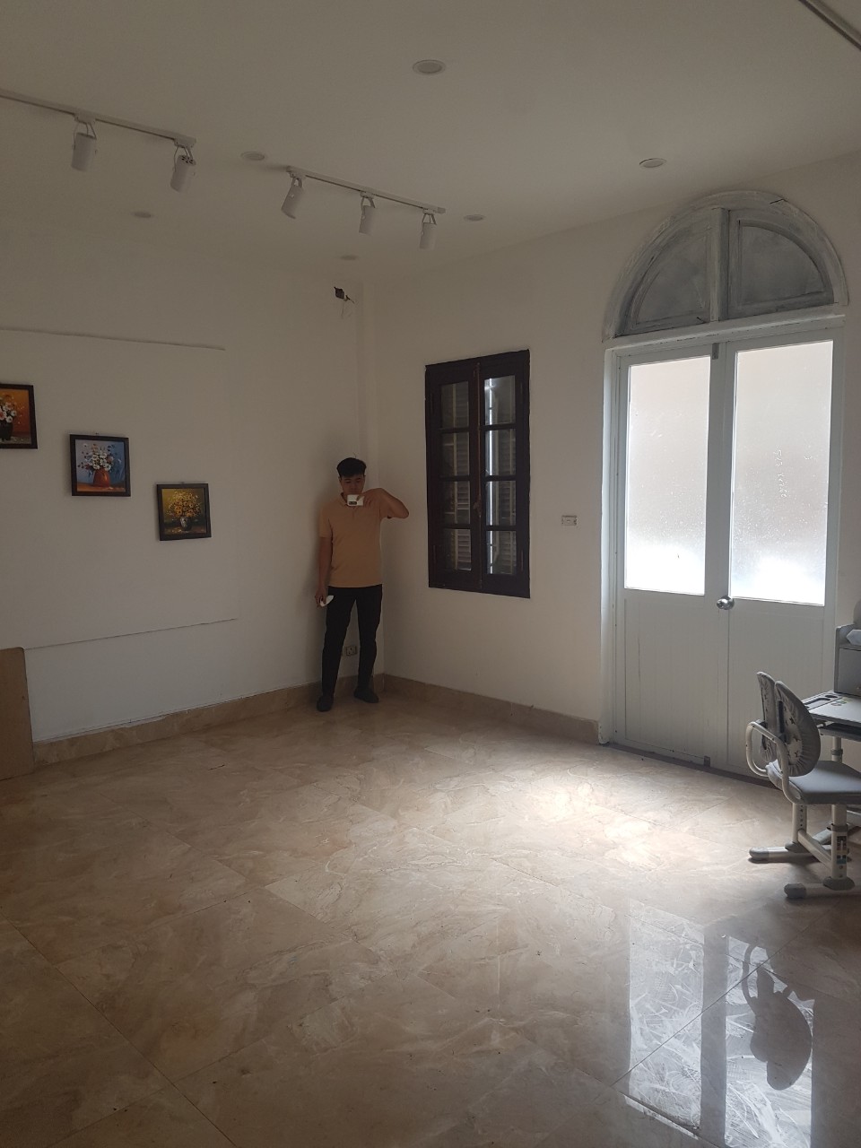 Cho thuê mặt ngõ Trần Duy Hưng, Cầu Giấy. Giá: 42tr/ tháng