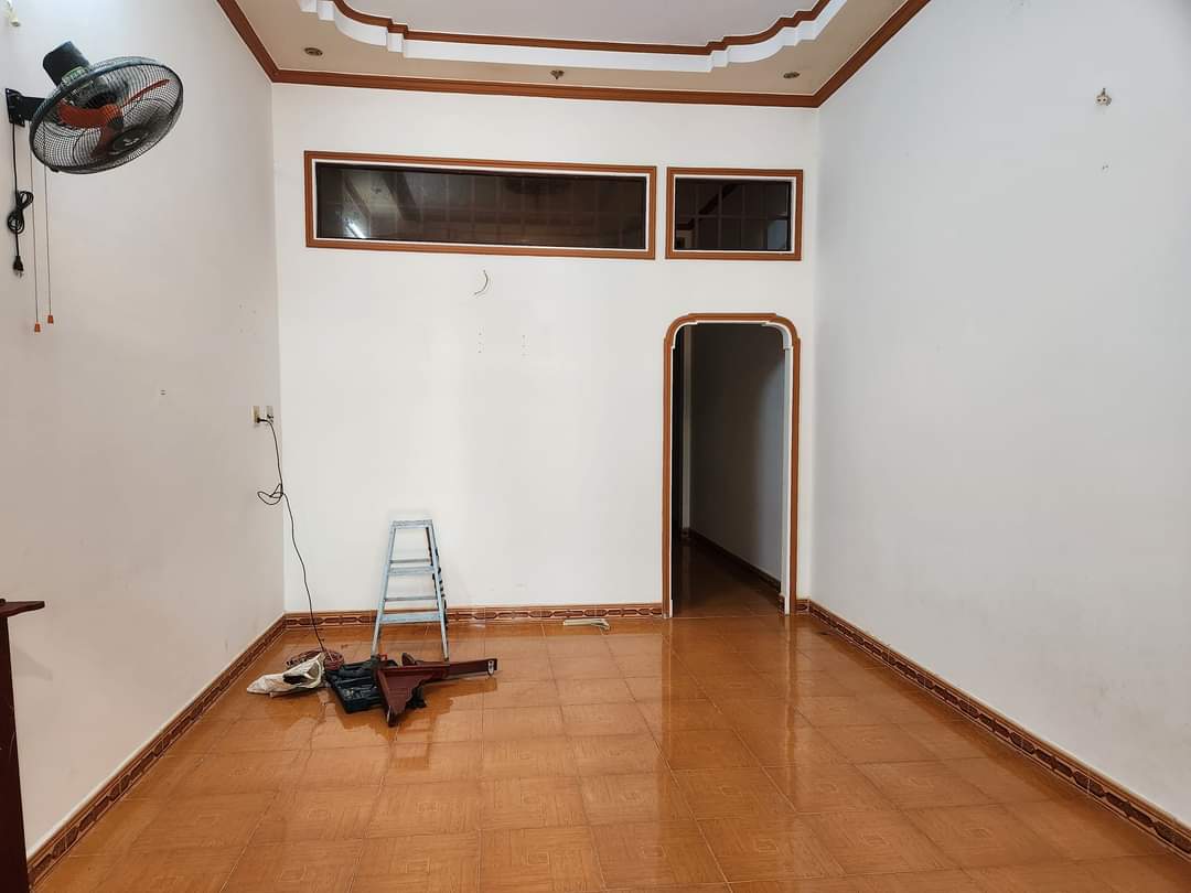 975 Nhà Chỉ : 4,5 triệu/ tháng Cho thuê nhà hẻm đường Lê Văn Bì, CMT8, P. An Thới, Q.Bình Thủy (cổng sau SVĐ QK9