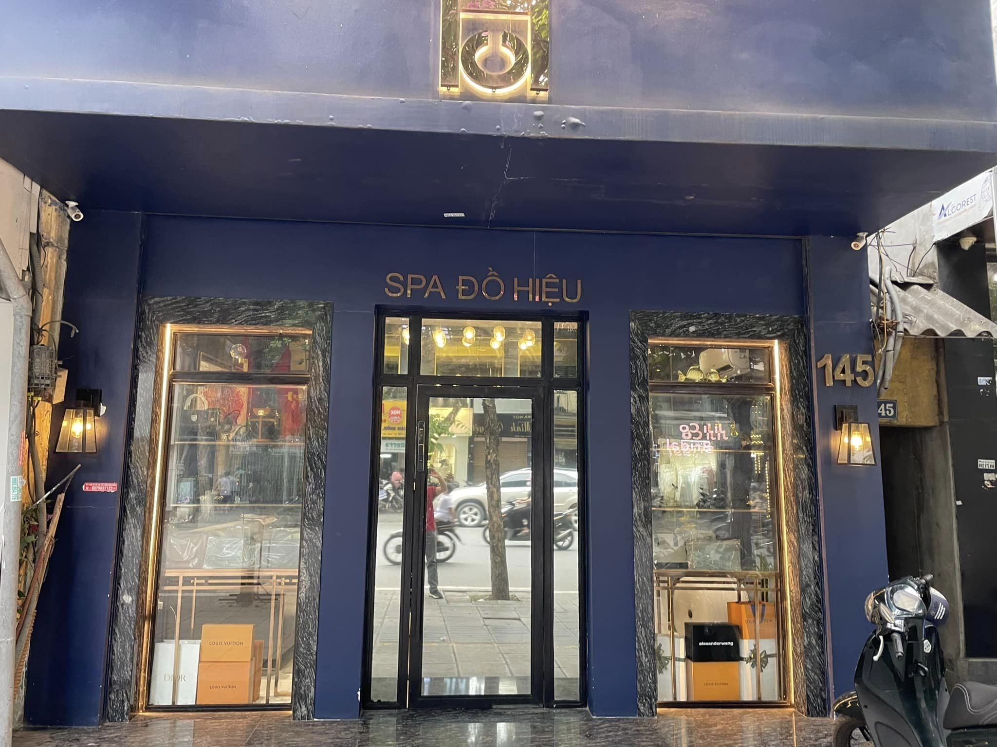 CHO THUÊ CỬA HÀNG 145 PHỐ HUẾ, Ngã 4 Hoà Mã, Hai Bà Trưng, HN