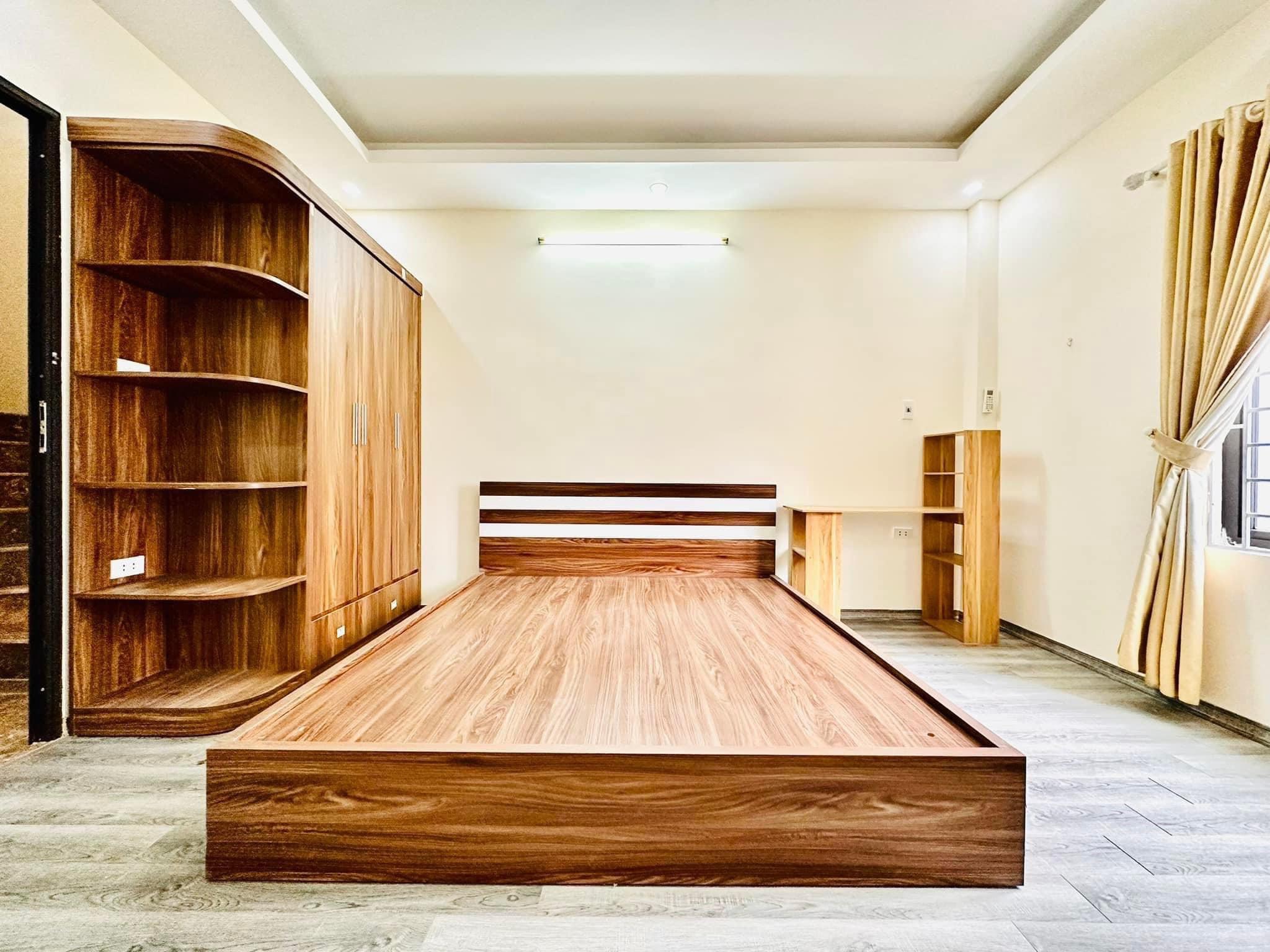 CHỈ 4.x TỈ CÓ NGAY NHÀ 5 TẦNG 32M2 PHỐ KHƯƠNG TRUNG