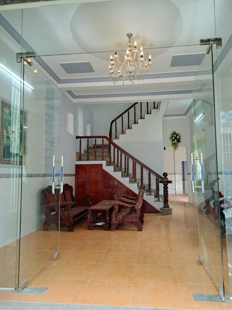 981 Nhà Chỉ : 8 triệu/ tháng Cho thuê nhà hẻm 112 đường Hoàng Quốc Việt, An Bình, Ninh Kiều