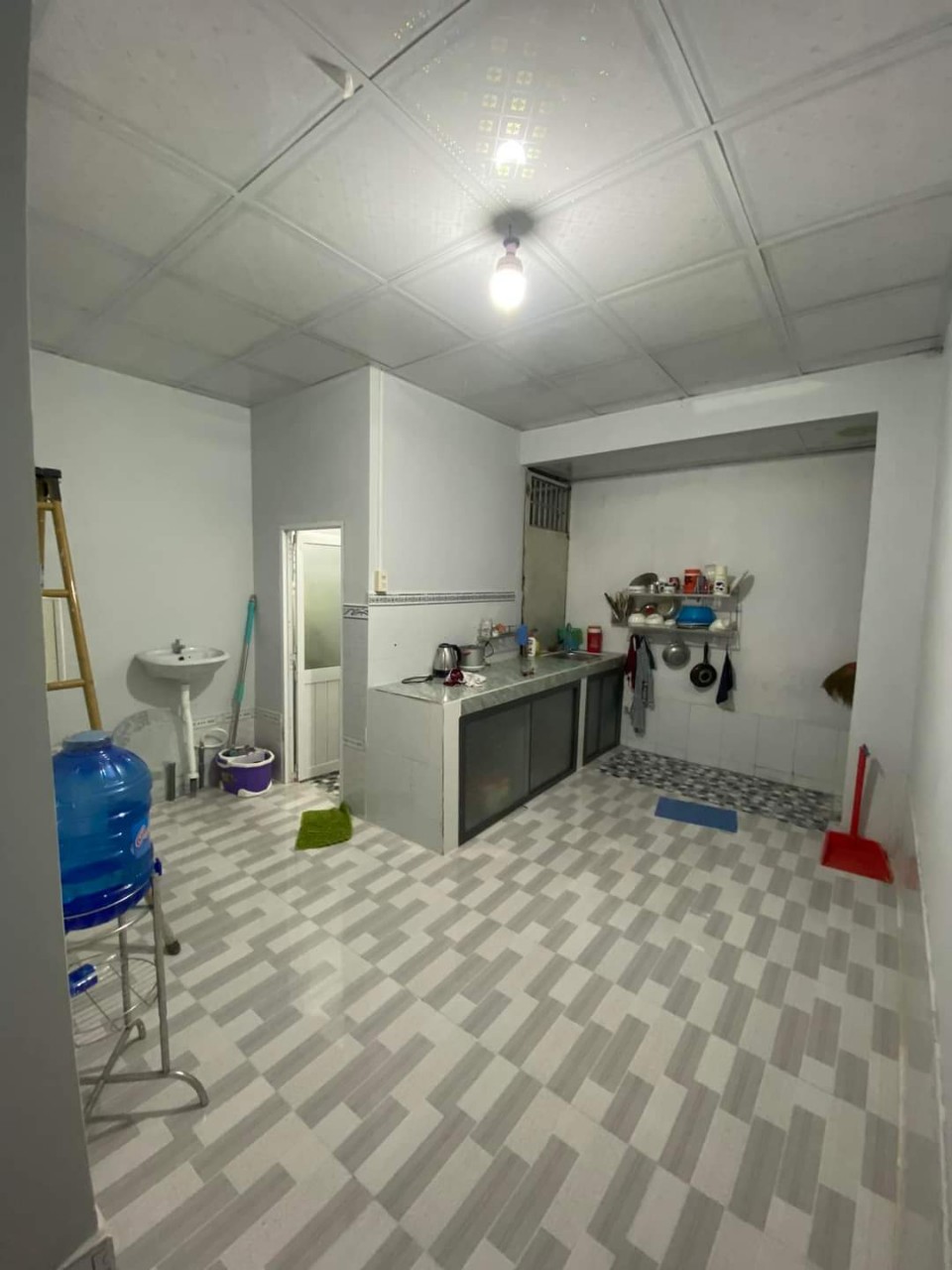 982 Nhà Chỉ : 6 triệu (Cọc 1tháng) Cho thuê nhà 3 PN . Hẻm liên tổ 3-4 đường Nguyễn Văn Cừ gần ĐH Y Dược