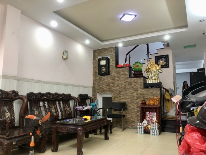 NHÀ ĐẸP 4 TẦNG HẼM XE HƠI SÁT TRƯỜNG HỌC-74M2 - 4 TẦNG - CHỈ 9.8 TỶ