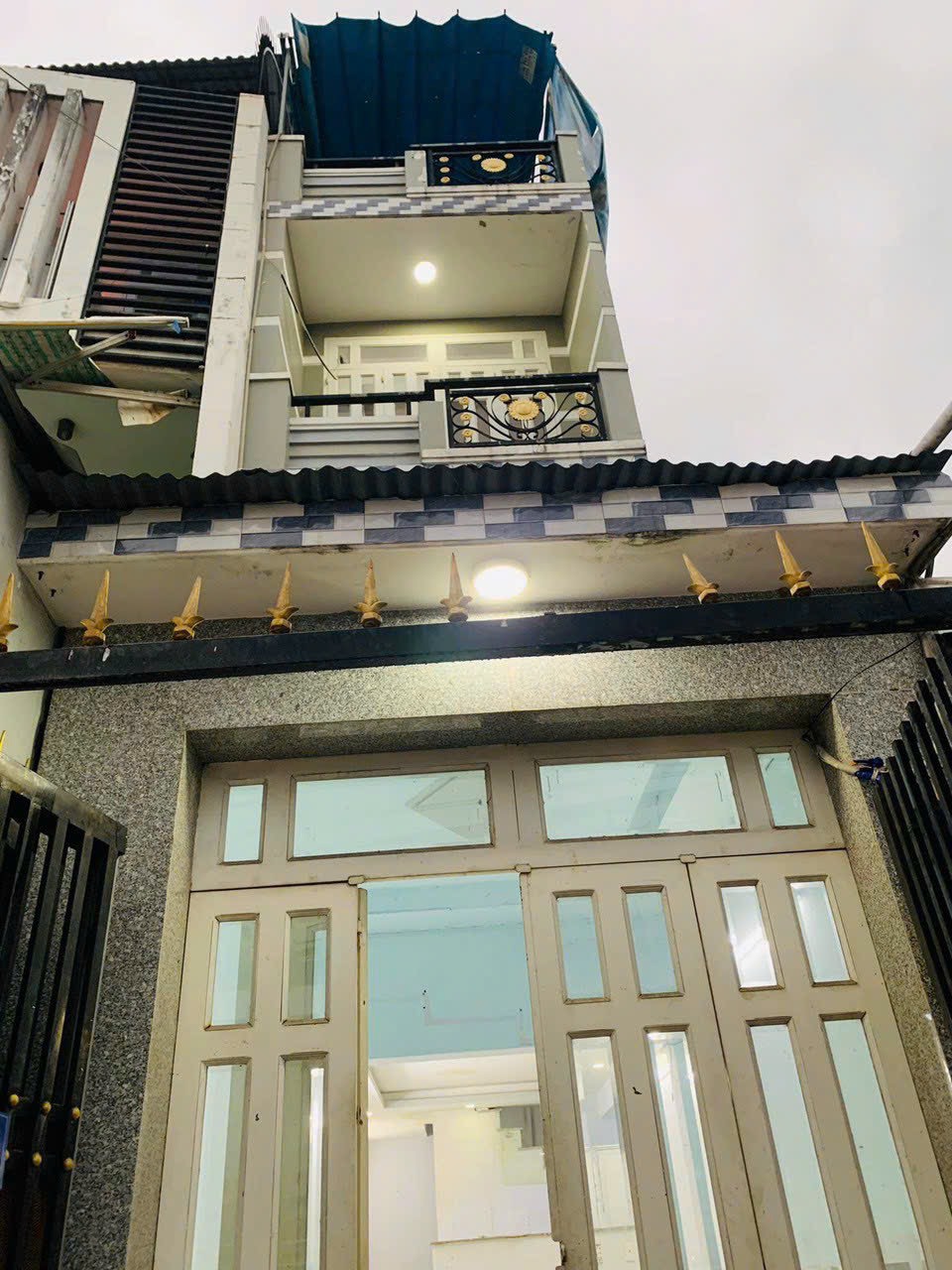 MẶT TIỀN BẾN BÌNH ĐÔNG - 4 TẦNG - THÍCH HỢP KINH DOANH ĐA NGÀNH NGHỀ - NHỈNH 4.5 TỶ. KHÔNG CÓ CĂN THỨ 2.