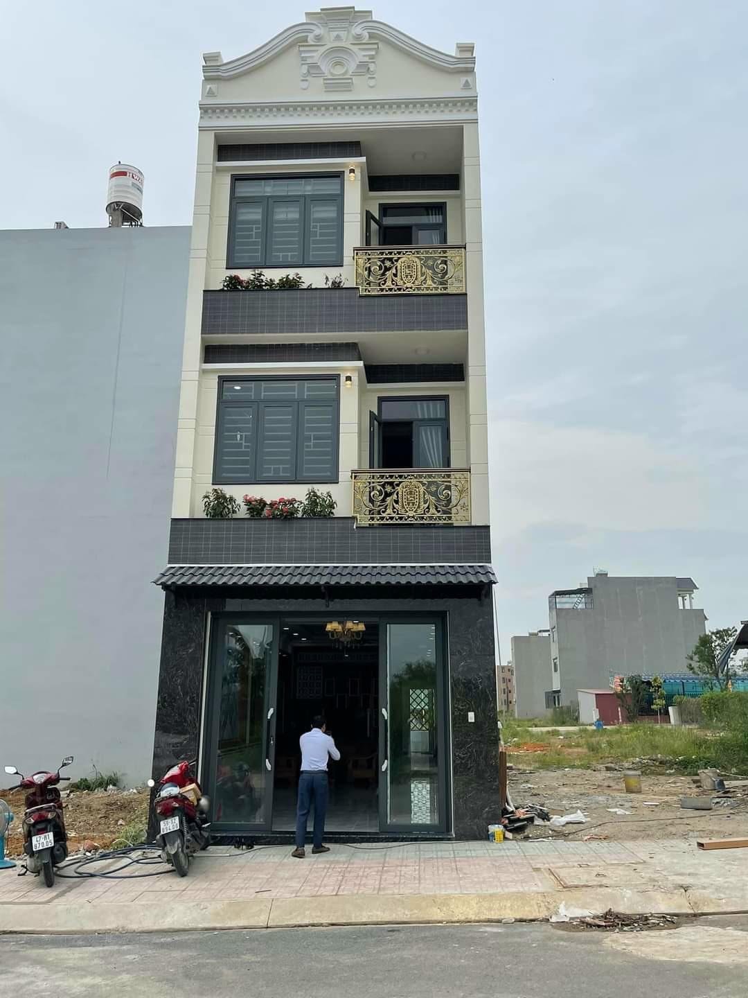 **CẦN BÁN GẤP CĂN NHÀ 2 TẦNG 250M2 TẠI DĨ AN BÌNH DƯƠNG GIÁ – 5 TỶ 2