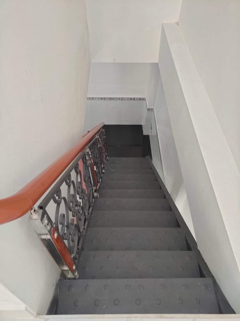 NHÀ 2 MT XE HƠI CẠNH BÊN TRỤ SỞ BÌNH TÂN - CÔNG VIÊN PHÚ LÂM - (NGANG 5.6 * 13) - GIÁ CHỈ NHINH NHỈNH 6 TỶ