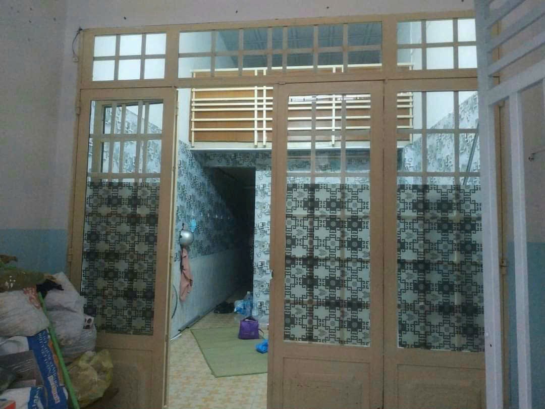 979 Nhà Chỉ : 3,6 triệu ( Cọc 1tháng) Cho thuê nhà . Hẻm 71 Lý Tự Trọng gần cv Lưu Hữu Phước