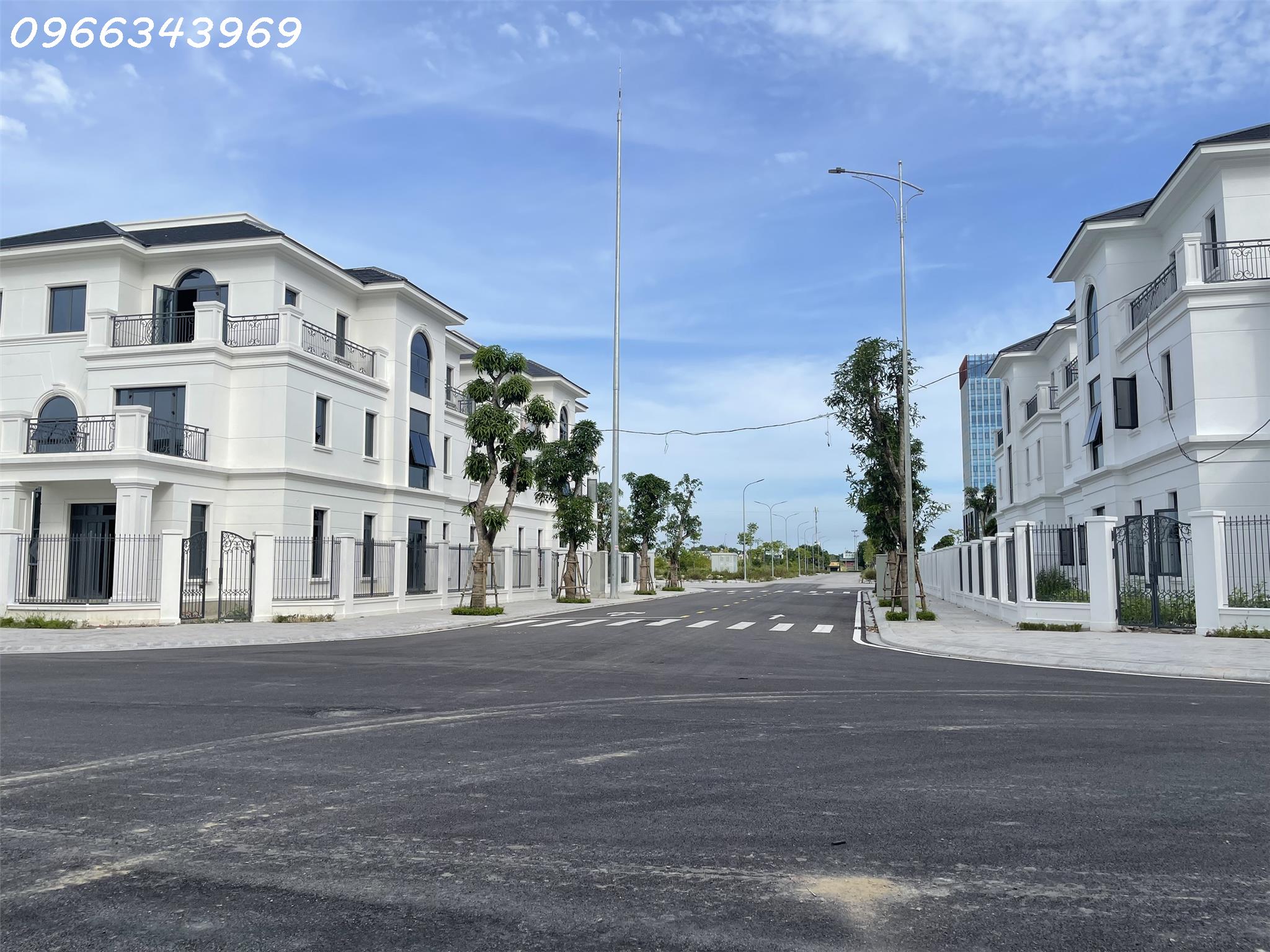 BIỆT THỰ NAM SÔNG MÃ. TP.THANH HÓA. NHẬN NHÀ NGAY. CĐT: 0966343969