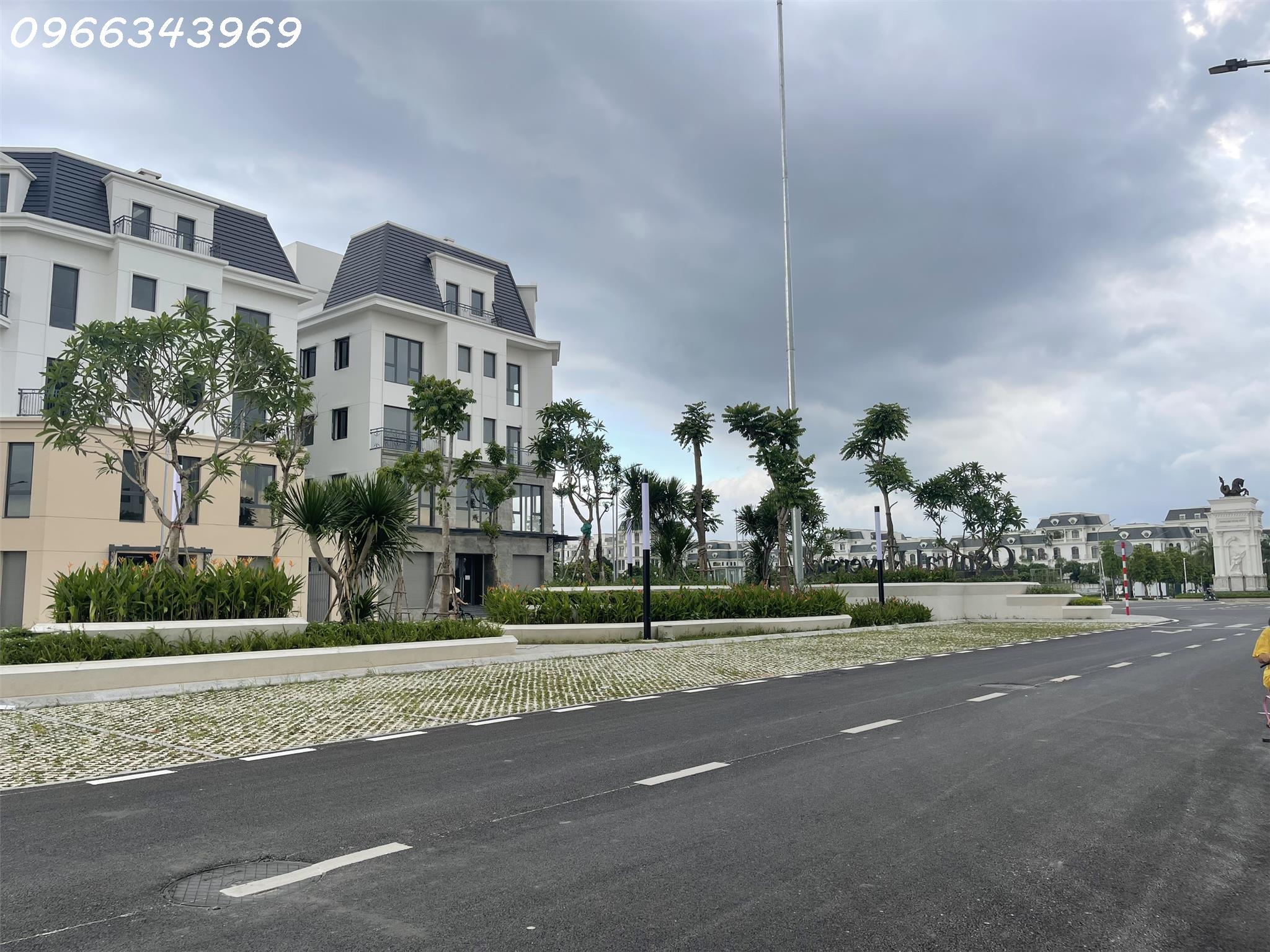 THANH TOÁN 1.7 TỶ, NHẬN NHÀ 5 TẦNG. LIỀN KỀ NAM SÔNG MÃ. CĐT: 0966343969