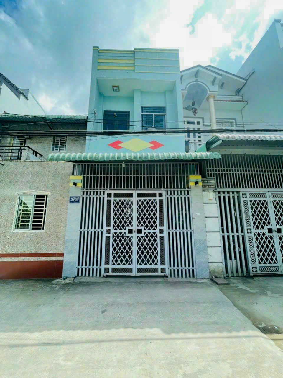 987 Nhà Chỉ : 5 triệu/ tháng ( 1/7/2024) Cho thuê nhà trệt lầu Mới - 4PN , cách Cầu Bà Bộ QL91b 200m. Bình Thuỷ