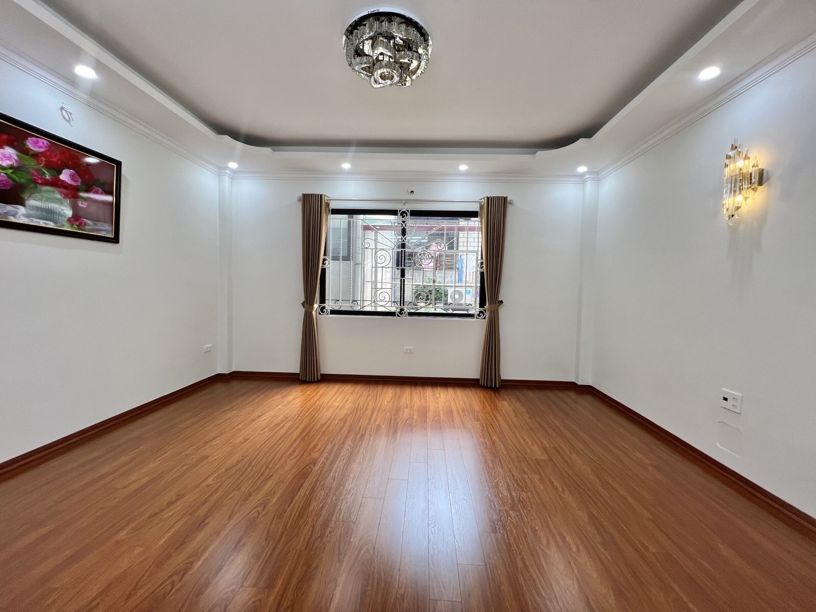 Bán Nhà mặt phố NGọc Lâm,Long Biên 97m MT 6,5m nhỉnh 28ty oto kd