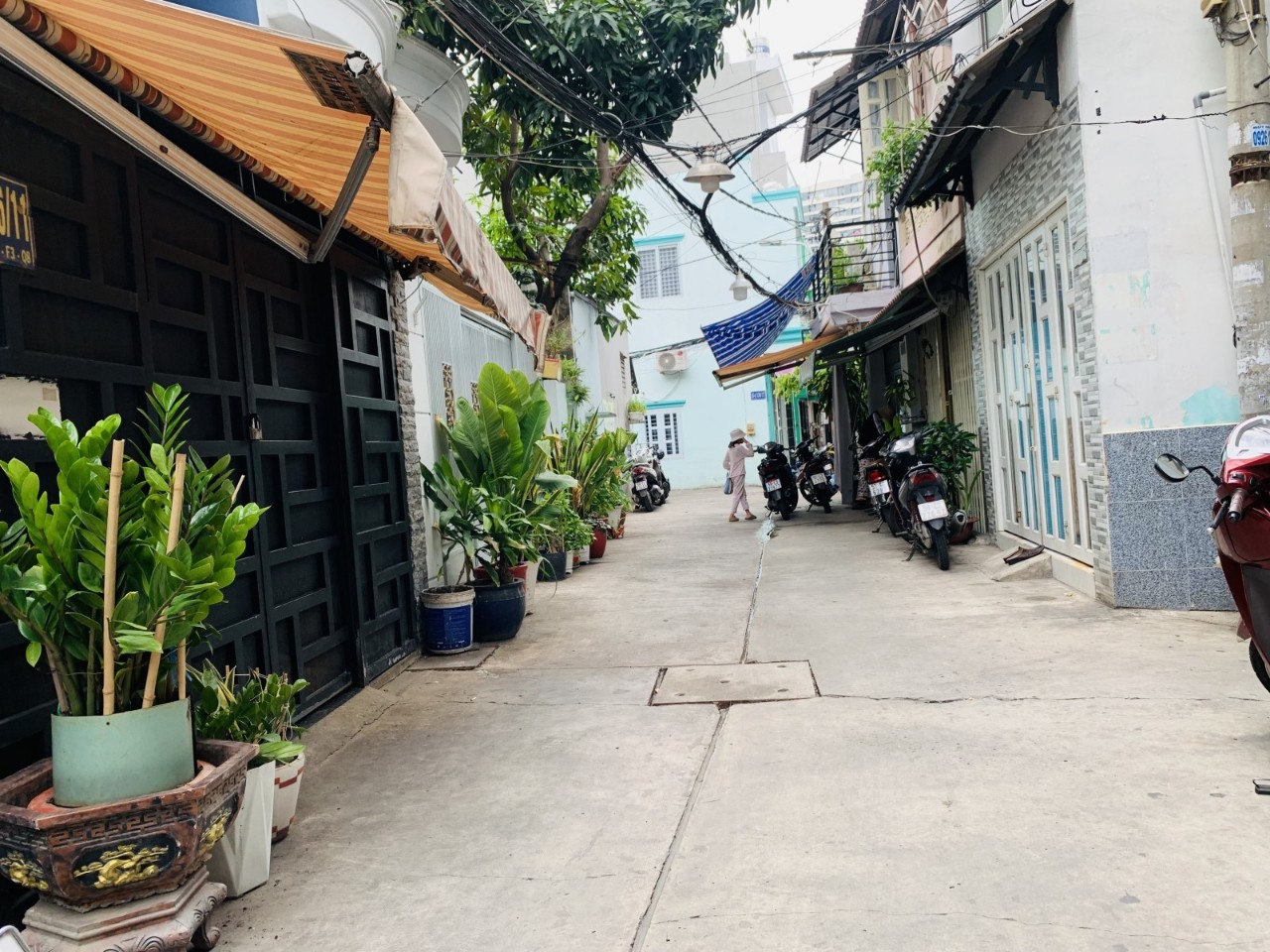 Bán nhà hxh 4 x11 nở hậu sinh tài lộc 4 tầng hoàn công, Âu Dương Lân quận 8 chỉ 6,15 tỷ