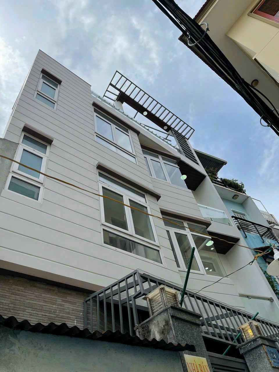 (8.9 TỶ) NHÀ CHÍNH CHỦ MỚI XÂY ĐẸP KẾT CẤU VÀ DIỆN TÍCH KHỦNG QUẬN BÌNH THẠNH