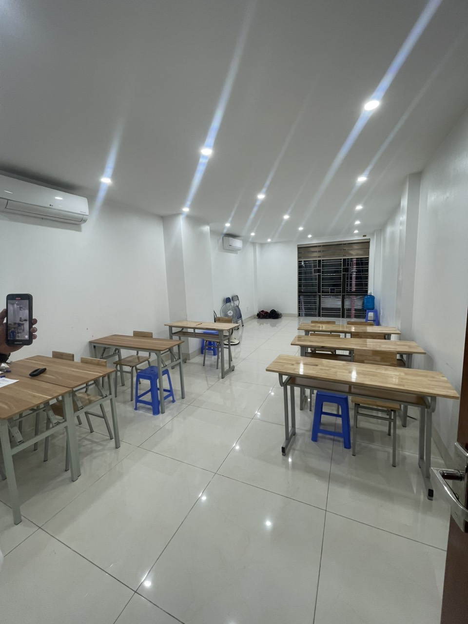 Cho thuê nhà:Ngõ 35 lê đức thọ , T1,2,3, thang máy , 60 m2 : Giá 18 triệu