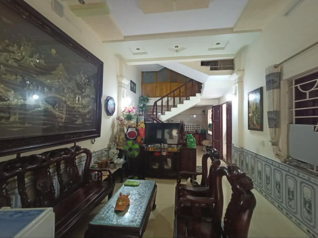 Bán nhà Kiều Sơn - Văn Cao, diện tích 58m 3 tầng lô góc GIÁ 3 tỉ ô.tô đỗ cửa