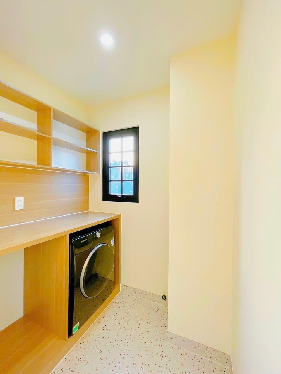 Chủ GẤP bán Mặt tiền Góc gần Emart Phan Huy Ích, đường xe tải 70m2, 4 tầng, 5PN giá nhỉnh 8,7 tỷ