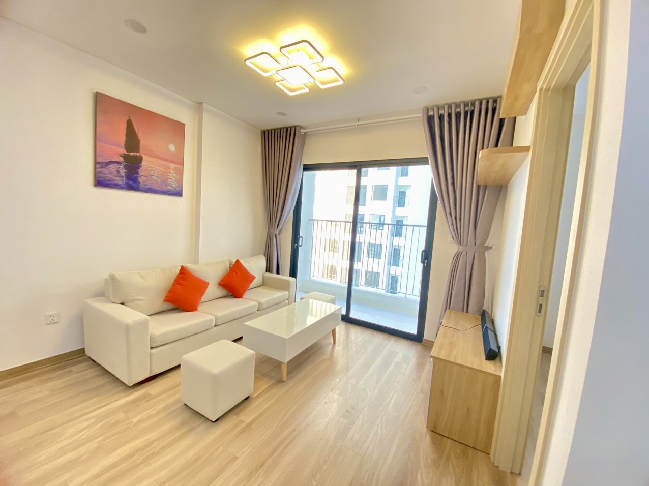 FPT PLAZA 1 - CĂN HỘ 2 PN FULL NỘI THẤT BAN CÔNG HƯỚNG ĐÔNG GIÁ CHỈ 1,8 TỶ