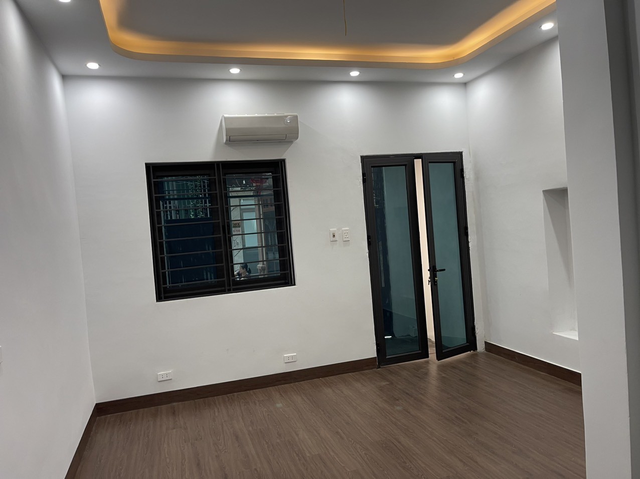 Bán nhà Triều Khúc- Thanh Trì , 50 m2, mặt tiền 4,5 m, giá 8,2 tỷ.