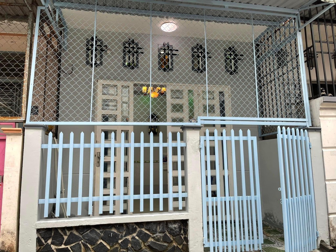 nhà 4 triệu mới đẹp 2pn Lộ rộng gần BV ĐK t.ương