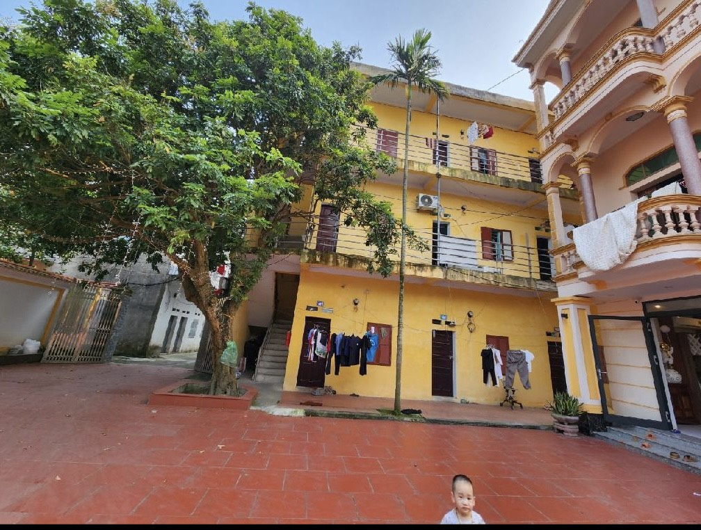 Bán đất tặng nhà trọ -3 Tầng -12 phòng trọ khép kín dòng tiền ổn định hàng tháng- đường trải nhựa oto vào tận nhà ,