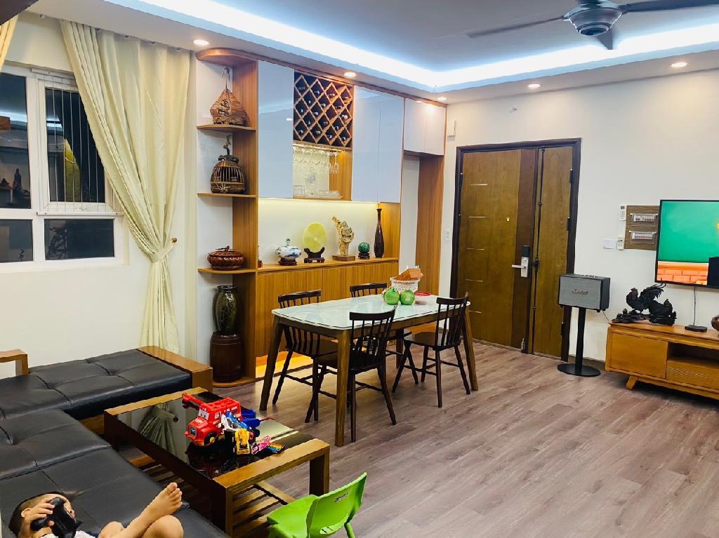 Mua bán nhà Cầu Giấy - DT 40m2 - 5 tầng - 5.9 tỷ, full nội thất, đang cho thuê dòng tiền 25tr/ tháng.