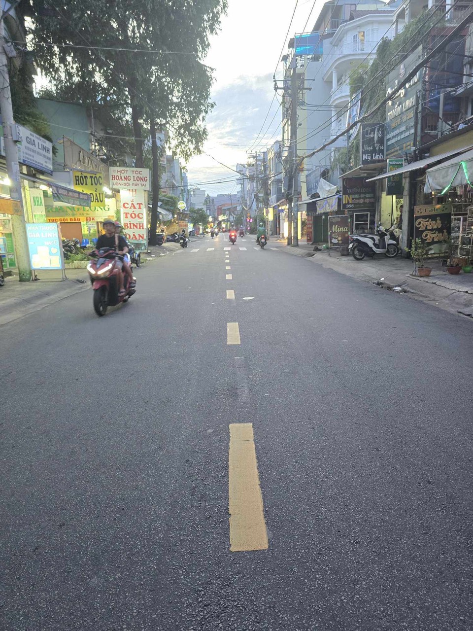 Bán nhà mặt tiền Vip Thạch Lam, Tân Phú ( DT 4.63m x 18m ) Cn đủ 88m2, Sổ vuông, giá chỉ 13 tỷ TL