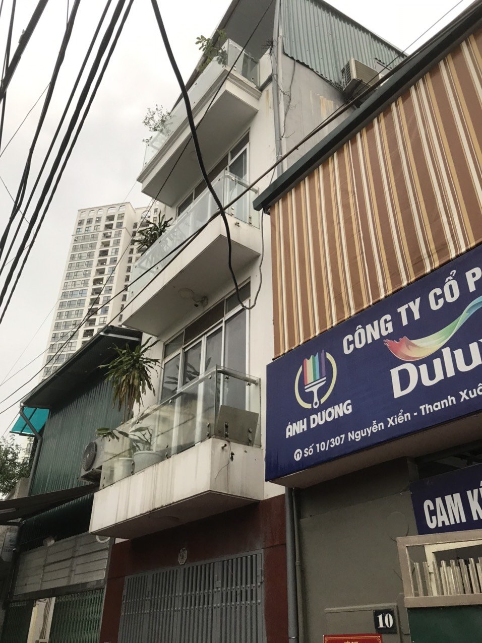 Cho Thuê nhà Nguyên căn 320m2_4 Tầng _10 phòng oto vào nhà Nguyễn Xiển- Thanh Xuân.