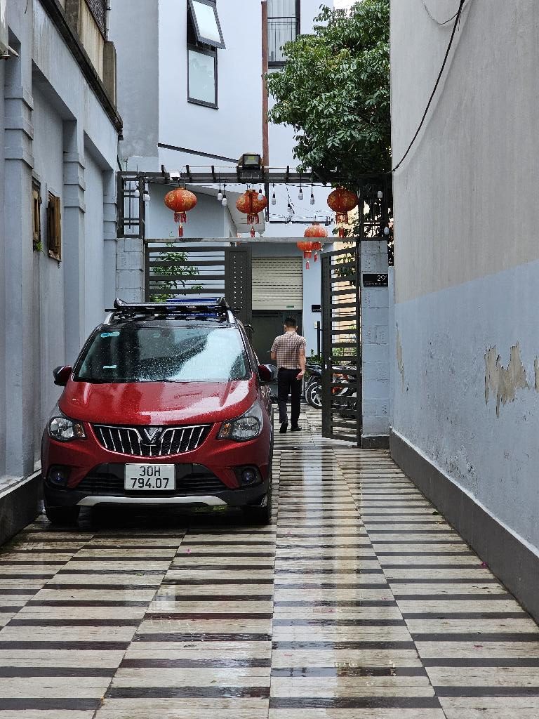 NHÀ ĐẸP 40m - GẦN CHỢ NGỌC THỤY - OTO ĐỖ CỬA - TẶNG FULL ĐỒ NỘI THẤT ĐẸP - HƠN 5 TỶ