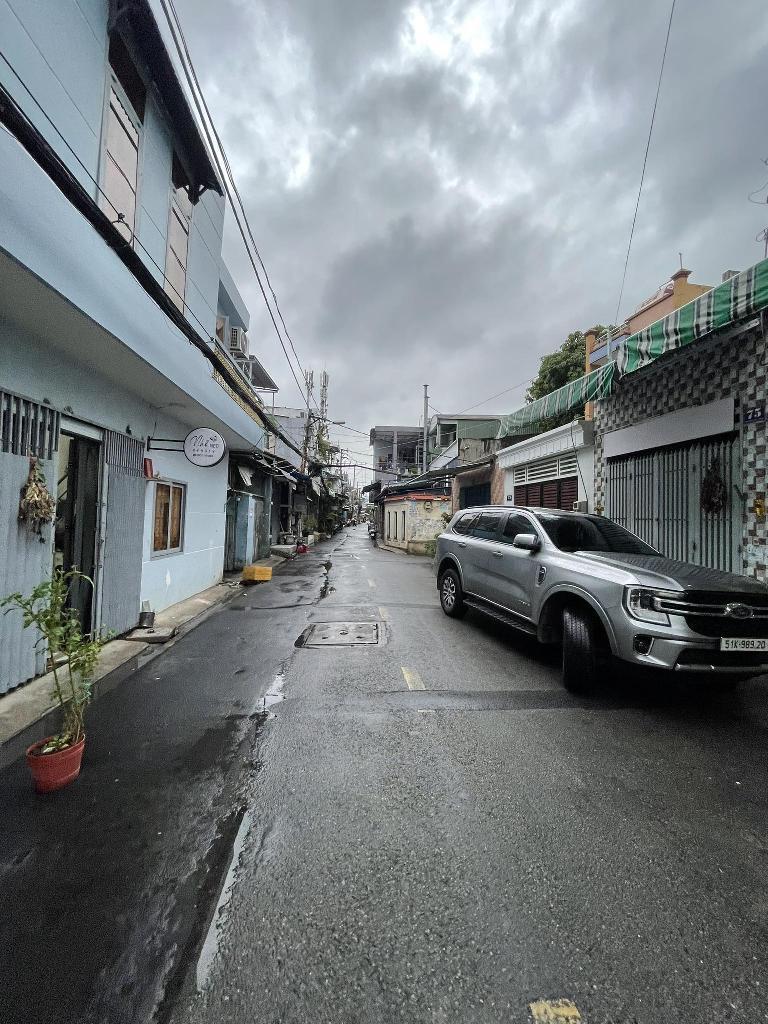 Bán Nhà Mặt Tiền Lê Công Phép, Phường An Lạc, Quận Bình Tân. DT 70m2 x 2 tầng (3.6 x 20). Nở hậu. Giá 6 tỷ TL.