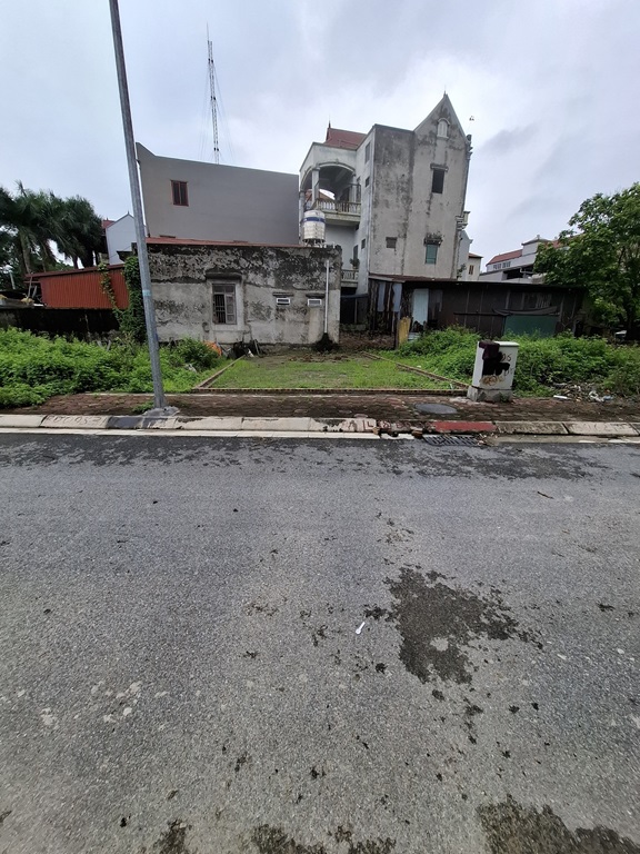 Chỉ 3,xtr/m, Bán đất DG Thụy Lâm, oto tránh, vỉa hè đường nhựa 68m x 6m. LH: 0936123469