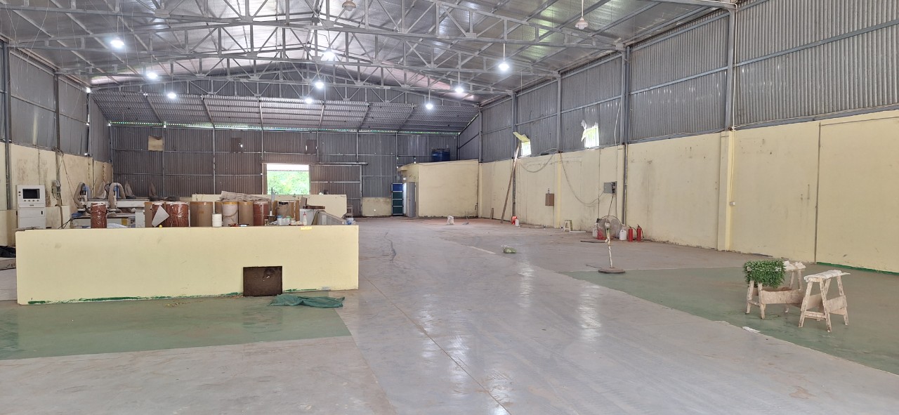 Cho thuê kho xưởng 1000m2 trong đó có 800m xưởng ở đường Quang Minh , thị trấn Quang Minh , Huyện Mê Linh , Hà Nội