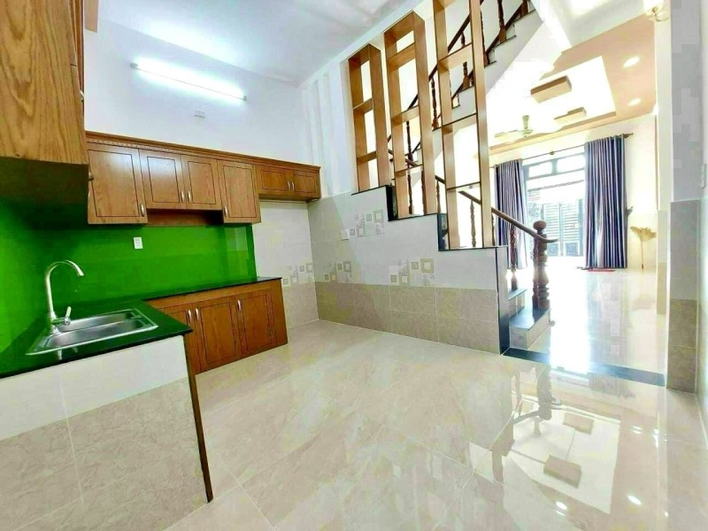 NHÀ 3 TẦNG MÁI THÁI, KHU PHÂN LÔ - NGAY SÁT SIÊU THỊ METRO - 2 PHÚT QUA GÒ VẤP. CHỈ HƠN 4 TỶ.