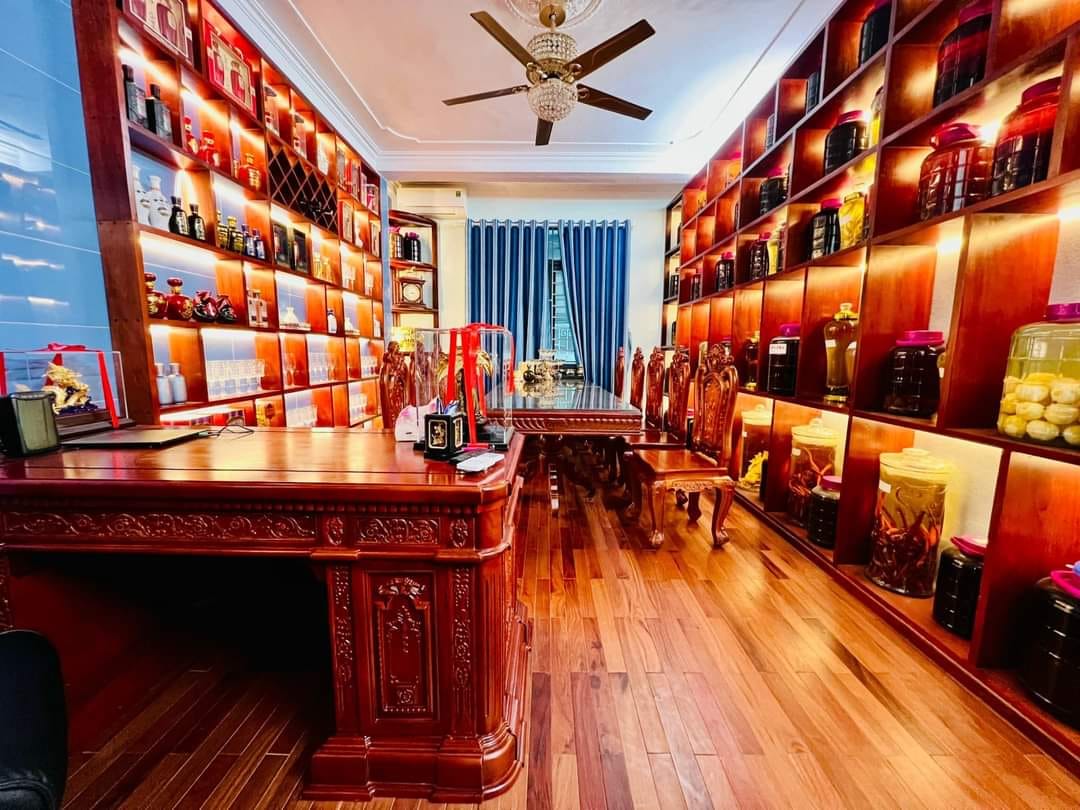 BIỆT THỰ CẦU GIẤY 40M2 7 TẦNG THANG MÁY OTO ĐỖ CỬA CHỈ 10.6 TỶ