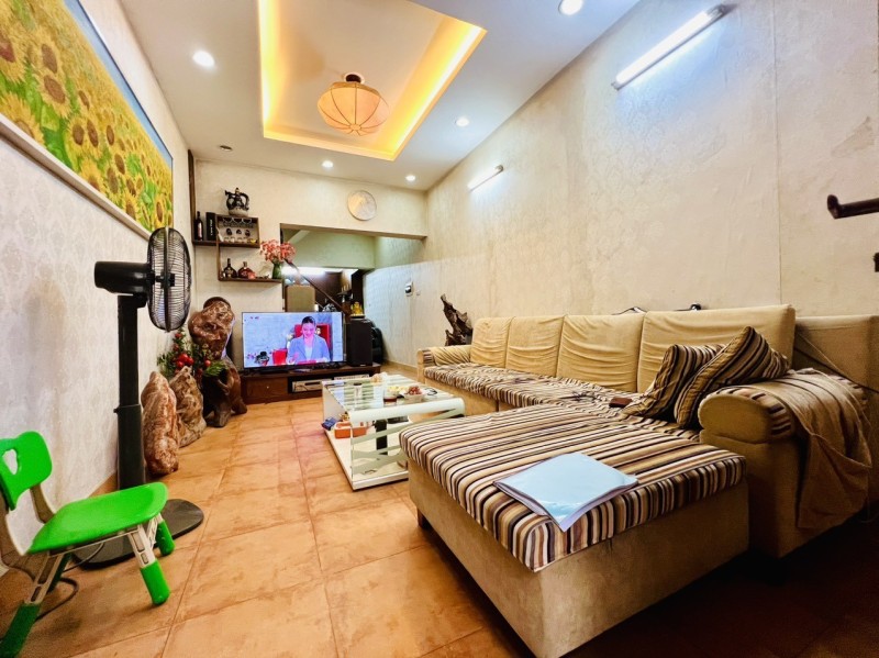 Bán nhà 4 tầng, 45m², Giáp Bát, 5.4 tỷ, 2 mặt ngõ