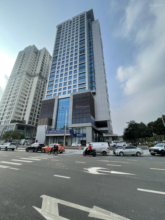 Cho thuê văn phòng hạng B tại Icon4 Tower view công viên cực đẹp trên quận Đống Đa DT 120m2 - 500m2