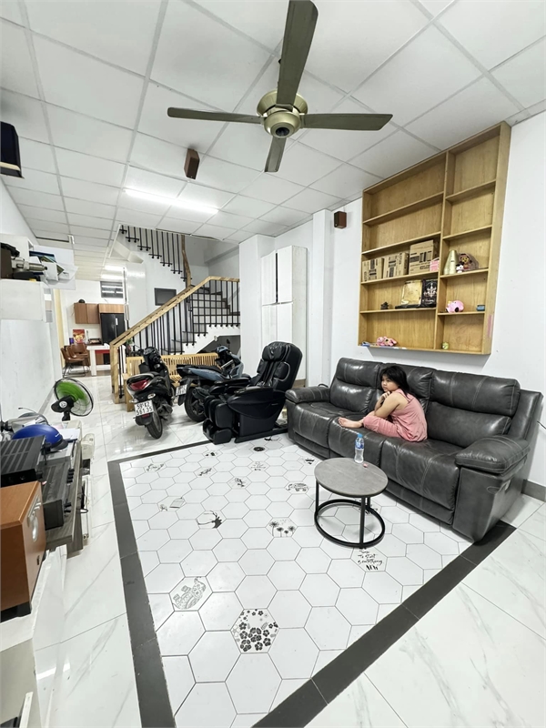 Cần bán nhà 4x18m, 3 Tầng. Hẻm 8m Quang Trung, Gò Vấp, chỉ 6.9 tỷ